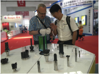 富耐克亮相2016年國際機(jī)床展并榮獲“最佳服務(wù)品牌”獎(jiǎng)